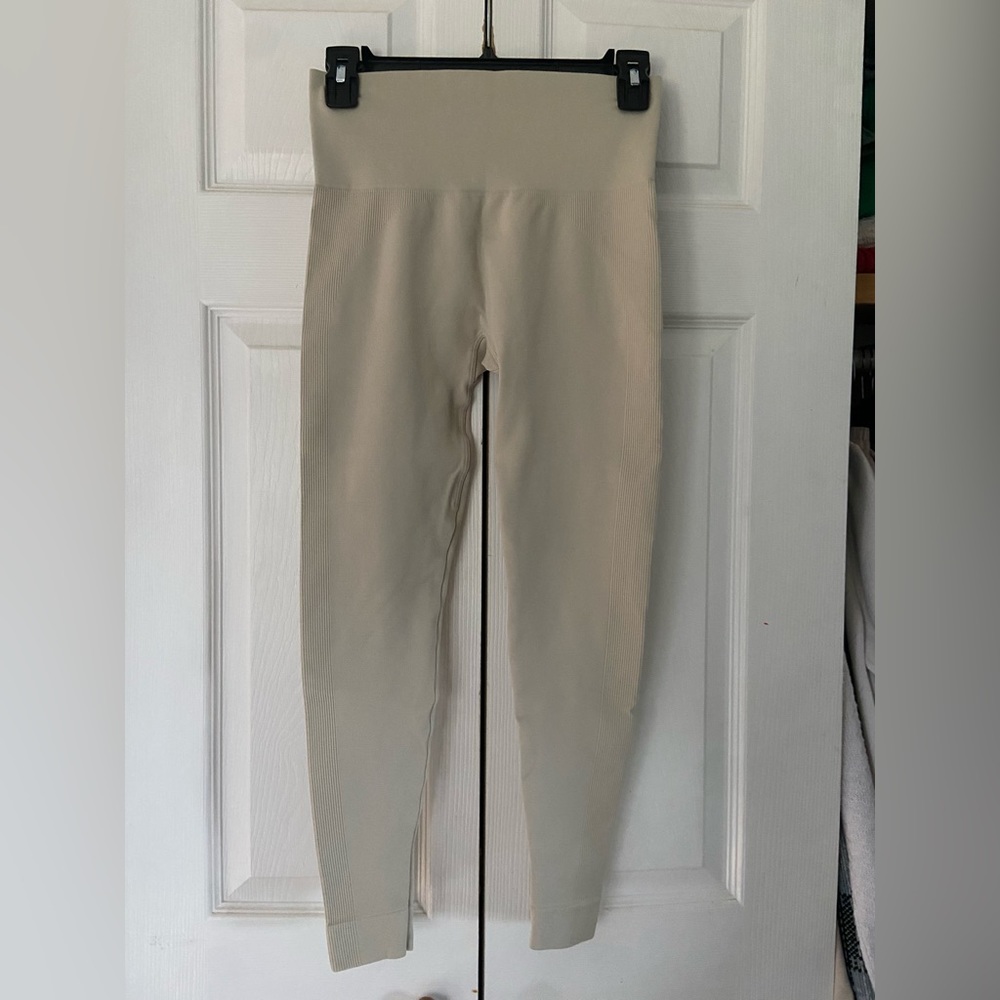 SetActive Cream Workout Leggings - Picture 2 of 5